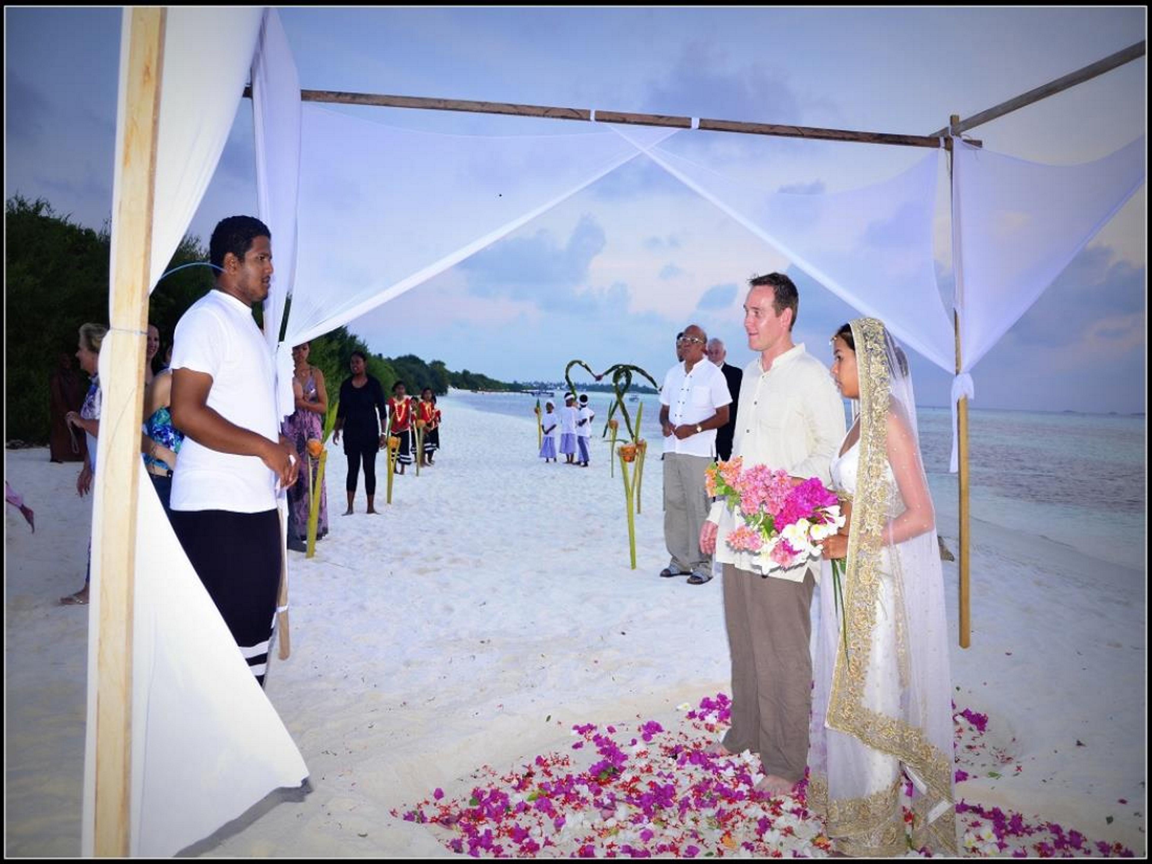 Whiteshell Island Hotel & Spa Maafushi Exterior photo